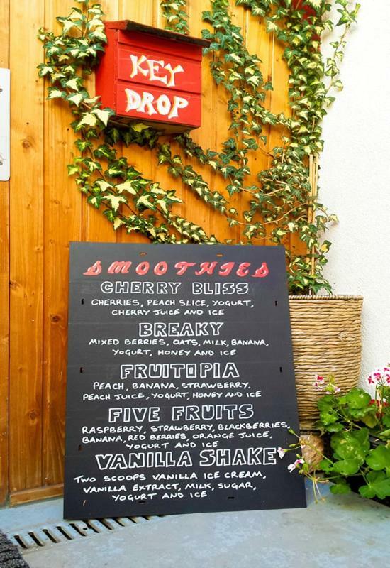 The Mellow Monkey Hostel Zara Esterno foto